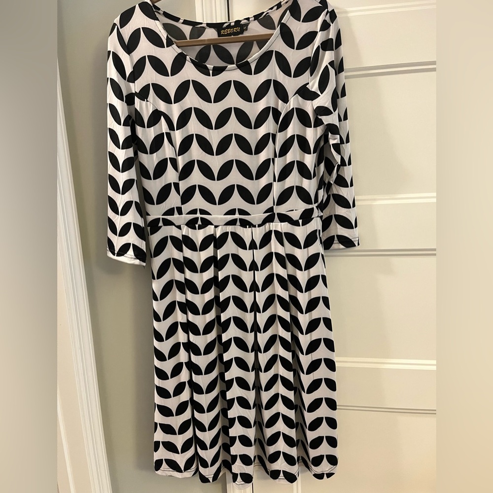 Chic Black and White Patterned Dress